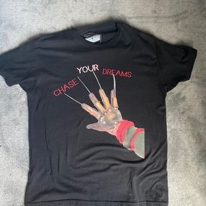 “Chase your dreams” tee